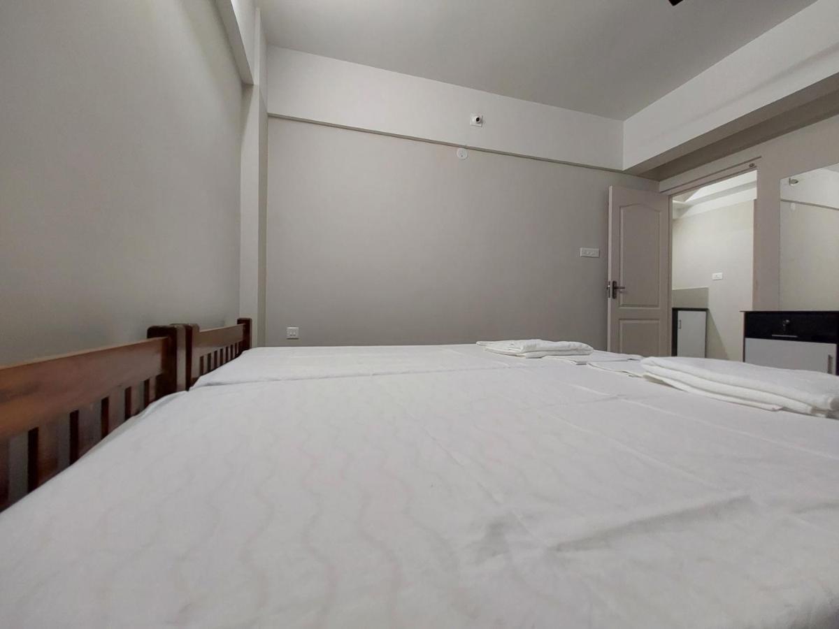 Hotel Mannat Residence 트리반드룸 외부 사진