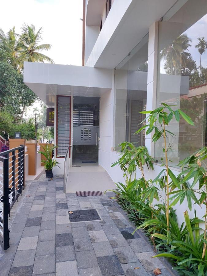 Hotel Mannat Residence 트리반드룸 외부 사진